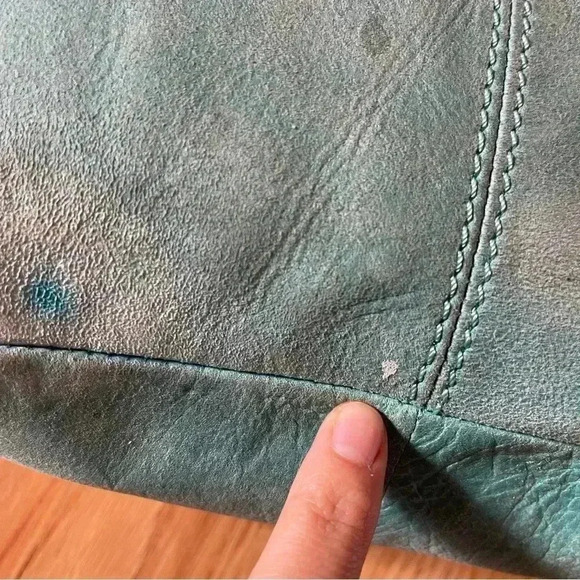 HOBO blue suede leather shoulder wrist bag with gold hardware removable straps - Picture 3 of 13